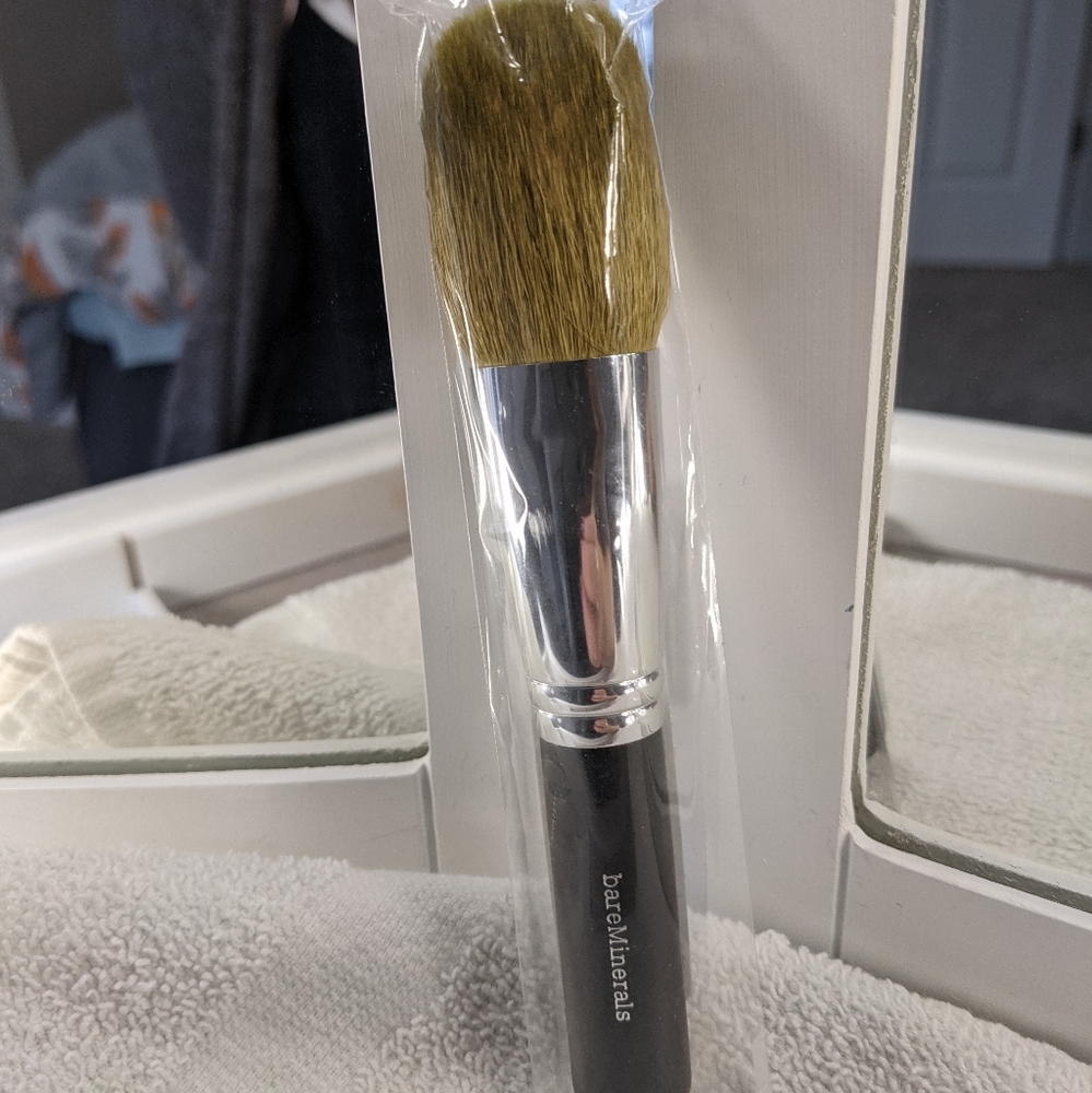Unopened Bare Minerals Full Flawless Face Brush